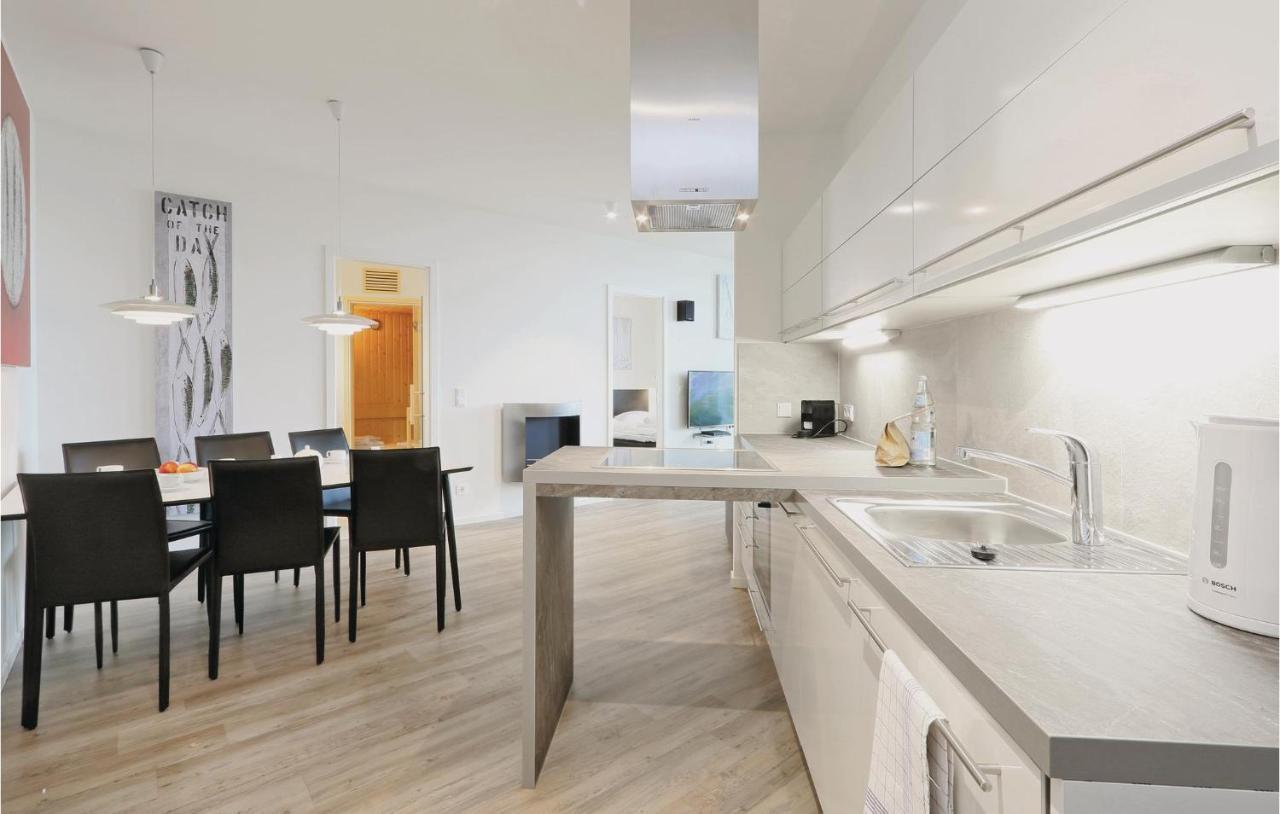 Nice Apartment In Luebeck Travemuende With Kitchen エクステリア 写真
