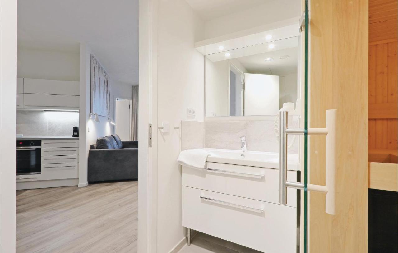 Nice Apartment In Luebeck Travemuende With Kitchen エクステリア 写真